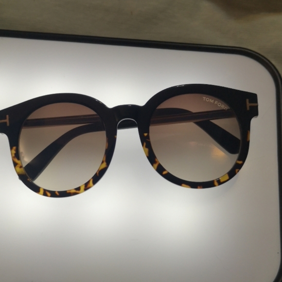 Tom Ford Sunglasses REAL - Picture 2 of 7